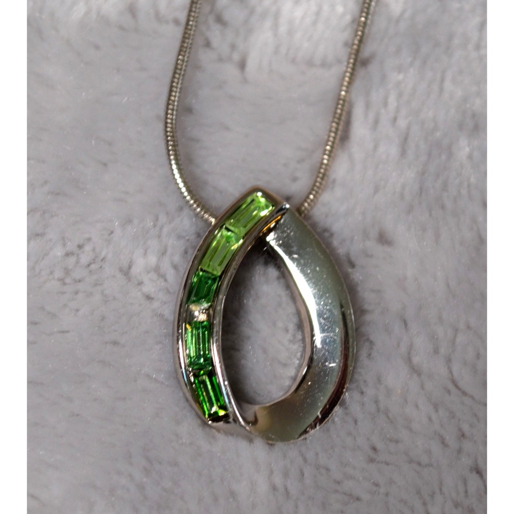lia sophia Silver Tone Snake Chain Necklace w/ Green Rhinestone Oval Circle 21"